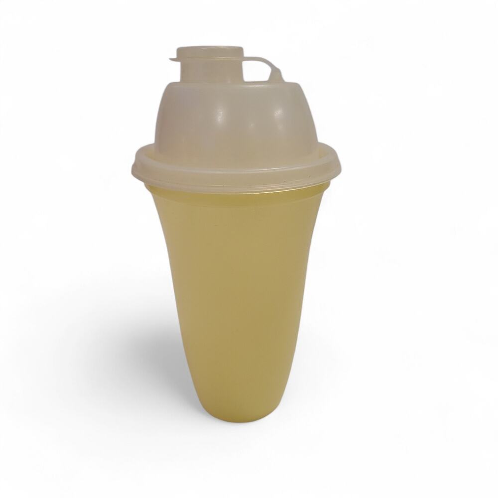 Tupperware Mini Quick Shake 16 oz. Yellow Vintage Gravy Salad Dressing 70's